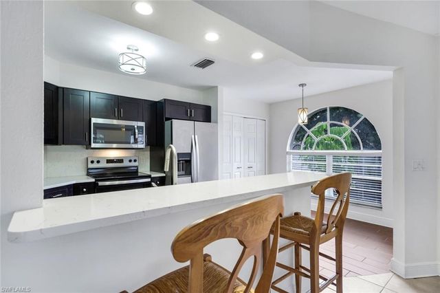 9624 CRESCENT GARDEN DR 201, Naples, FL 34109