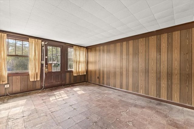 57 Onset Ave, Wareham, MA 02532