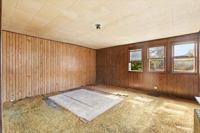 57 Onset Ave, Wareham, MA 02532