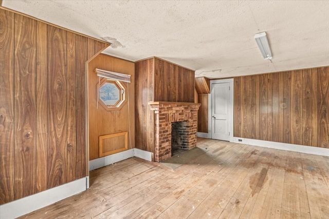 57 Onset Ave, Wareham, MA 02532