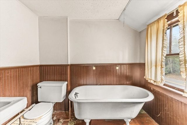 57 Onset Ave, Wareham, MA 02532