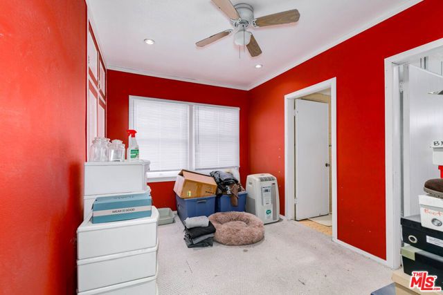 2136 S Victoria Avenue, Los Angeles, CA 90016