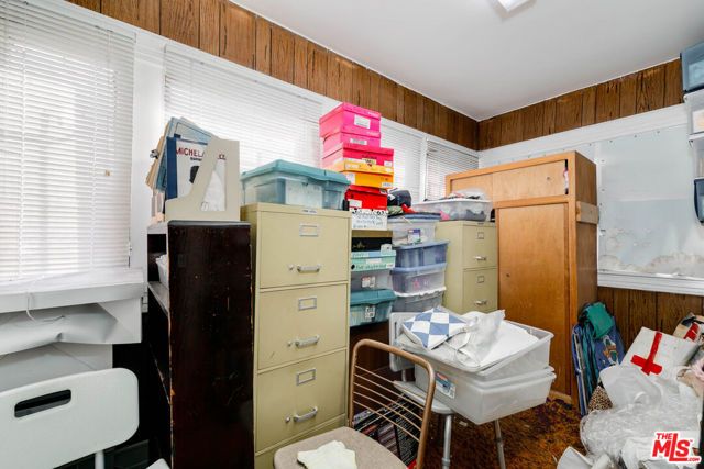 2136 S Victoria Avenue, Los Angeles, CA 90016