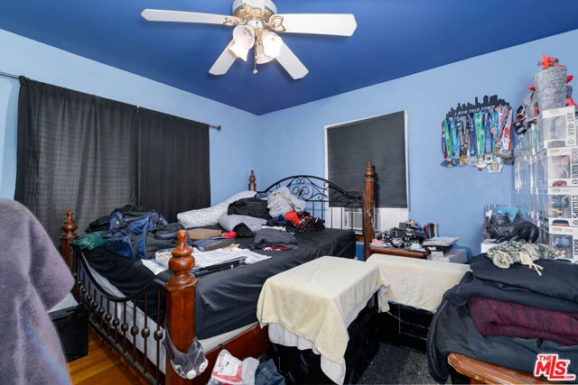 2136 S Victoria Avenue, Los Angeles, CA 90016