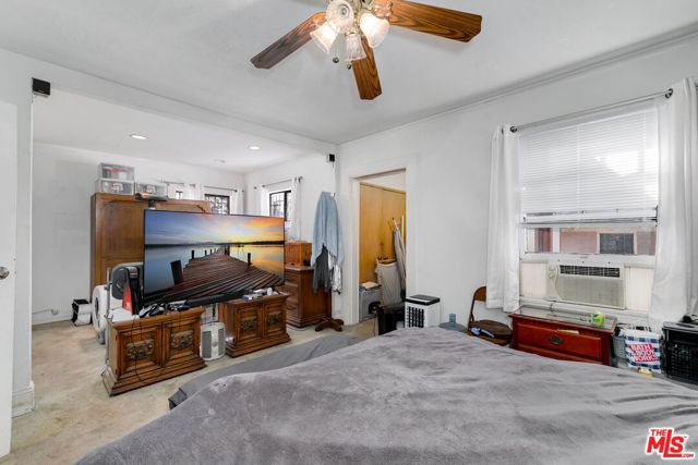 2136 S Victoria Avenue, Los Angeles, CA 90016