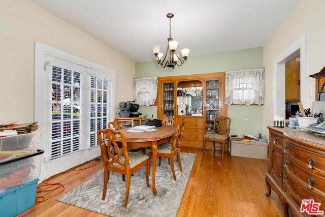 2136 S Victoria Avenue, Los Angeles, CA 90016