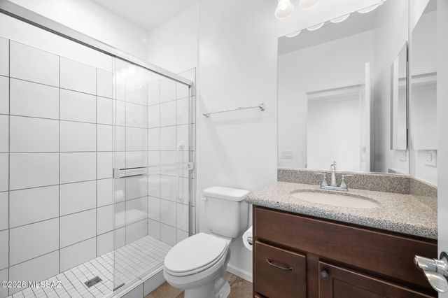 1427 E Blue Granite Drive, Green Valley, AZ 85614