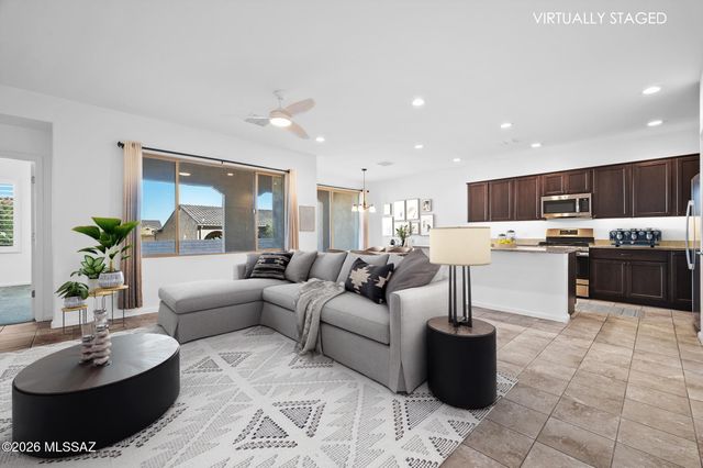 1427 E Blue Granite Drive, Green Valley, AZ 85614