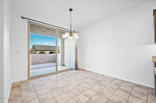 1427 E Blue Granite Drive, Green Valley, AZ 85614