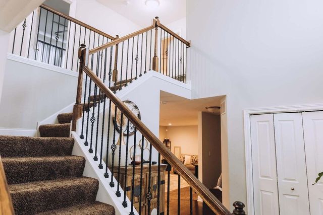 4259 W 77th Place, Merrillville, IN 46410