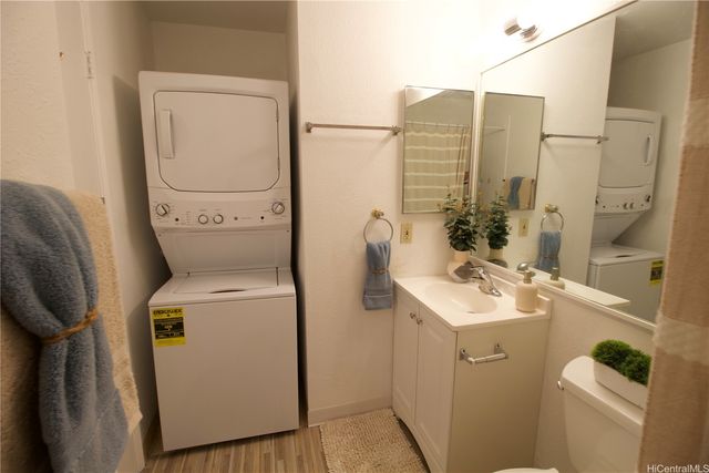 92-1179 Palahia Street J202, Kapolei, HI 96707