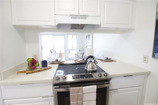 92-1179 Palahia Street J202, Kapolei, HI 96707
