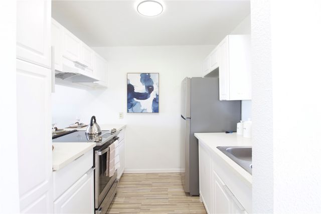 92-1179 Palahia Street J202, Kapolei, HI 96707