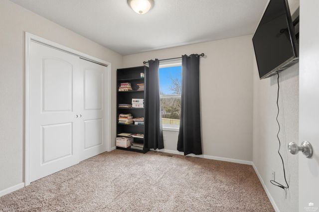 1937 Sutterwoods Road, Junction City, KS 66441