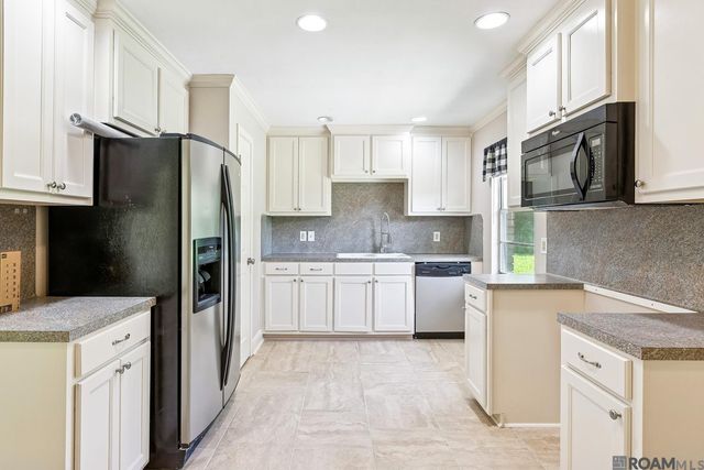 8977 Nolen Dr, Baton Rouge, LA 70810