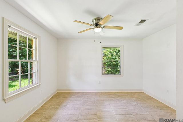 8977 Nolen Dr, Baton Rouge, LA 70810