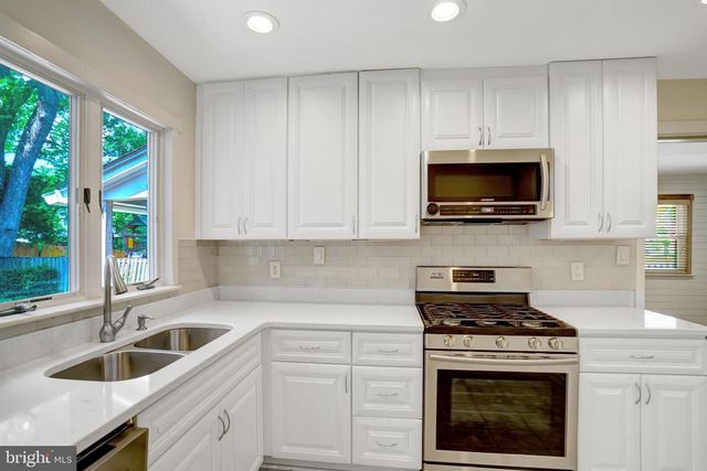 8015 NEW MARKET RD, Alexandria, VA 22308