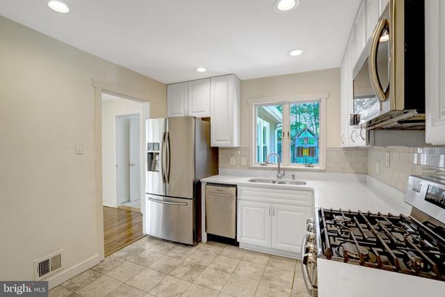 8015 NEW MARKET RD, Alexandria, VA 22308
