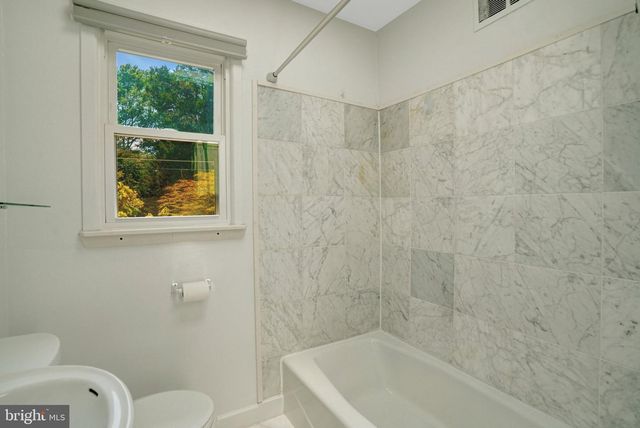 8015 NEW MARKET RD, Alexandria, VA 22308