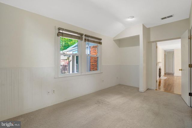 8015 NEW MARKET RD, Alexandria, VA 22308