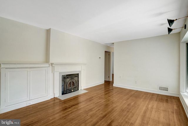 8015 NEW MARKET RD, Alexandria, VA 22308