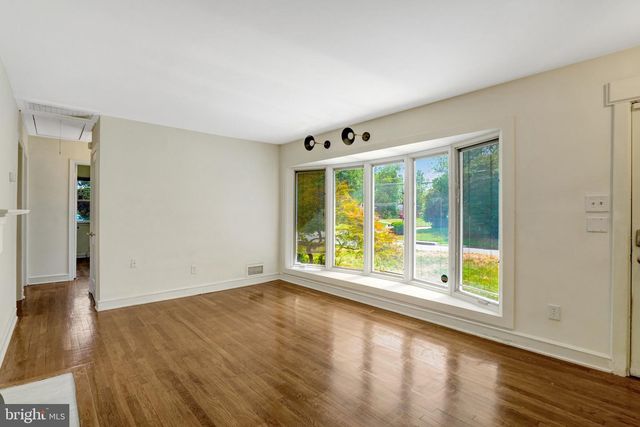 8015 NEW MARKET RD, Alexandria, VA 22308