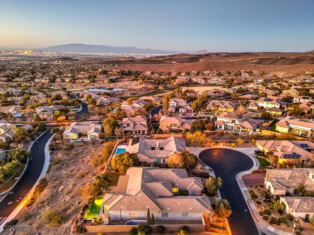 3 Pine Hollow Drive, Henderson, NV 89052