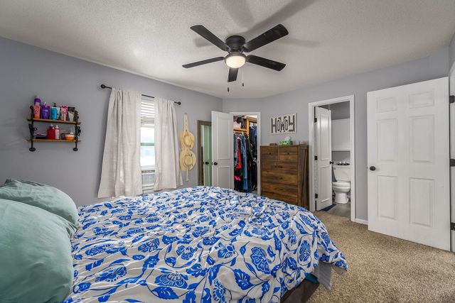 5122 N Peregrine Ct, Wichita, KS 67219