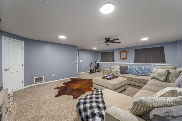 5122 N Peregrine Ct, Wichita, KS 67219