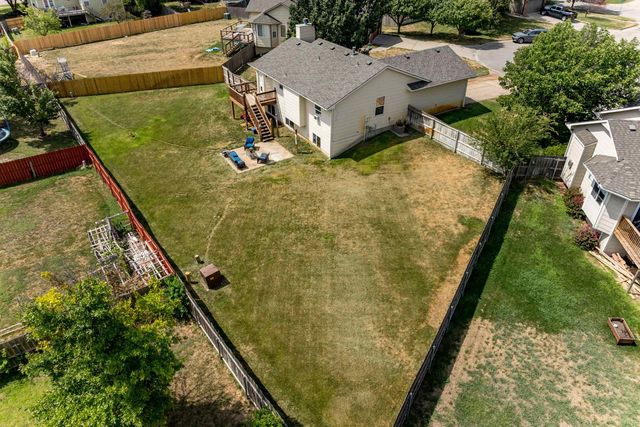 5122 N Peregrine Ct, Wichita, KS 67219