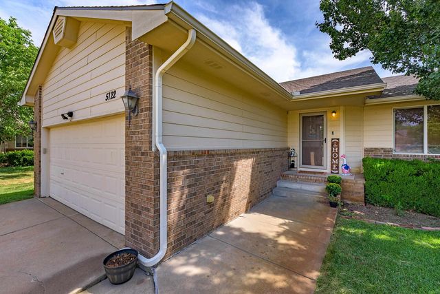 5122 N Peregrine Ct, Wichita, KS 67219