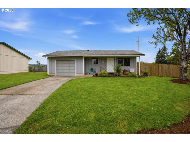 832 E 7TH St, Molalla, OR 97038