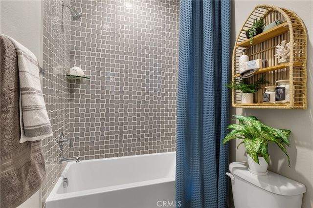 28512 Wildflower Terrace, Castaic, CA 91384