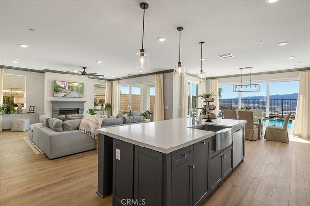 28512 Wildflower Terrace, Castaic, CA 91384