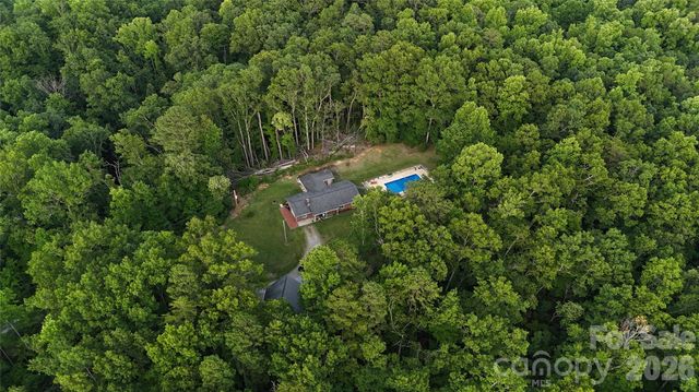 552 Coxes Creek Church Road, Marion, NC 28752