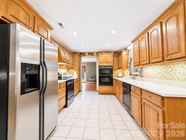 552 Coxes Creek Church Road, Marion, NC 28752