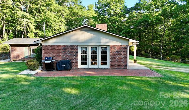 552 Coxes Creek Church Road, Marion, NC 28752