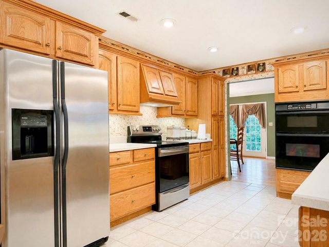552 Coxes Creek Church Road, Marion, NC 28752