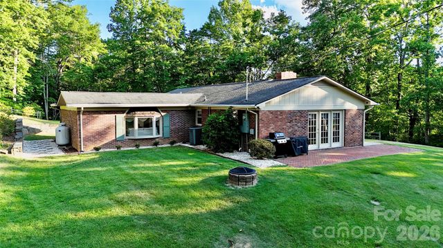 552 Coxes Creek Church Road, Marion, NC 28752