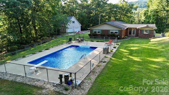552 Coxes Creek Church Road, Marion, NC 28752