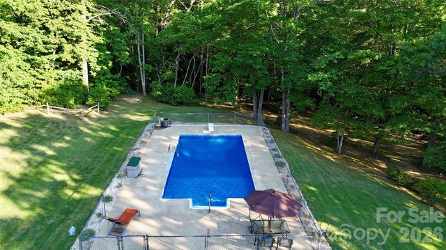 552 Coxes Creek Church Road, Marion, NC 28752