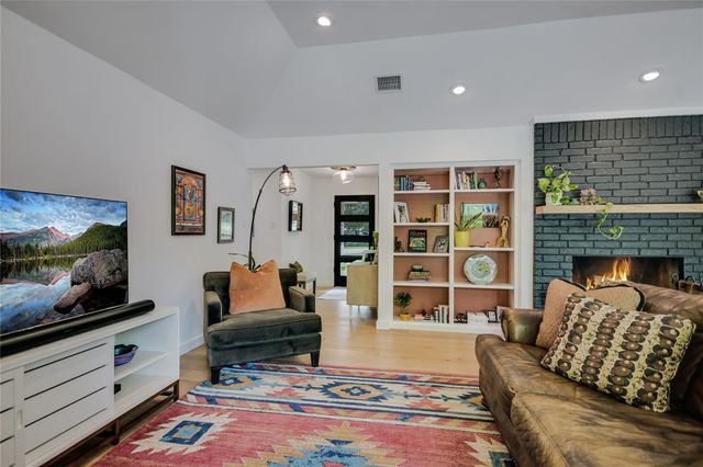 6802 Rio Bravo LN, Austin, TX 78737