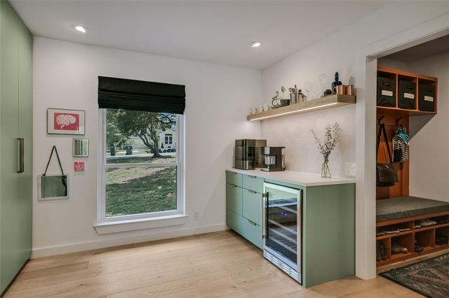 6802 Rio Bravo LN, Austin, TX 78737