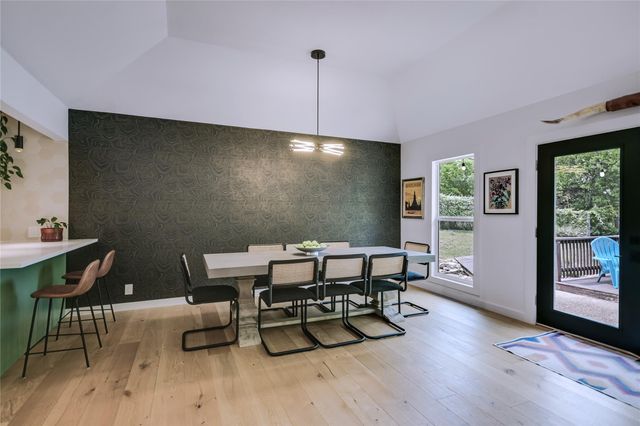 6802 Rio Bravo LN, Austin, TX 78737