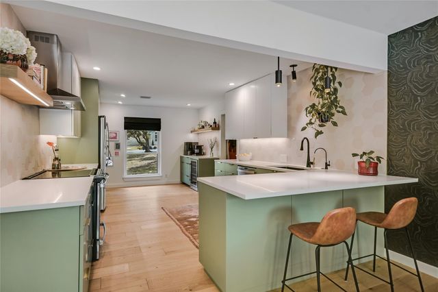 6802 Rio Bravo LN, Austin, TX 78737