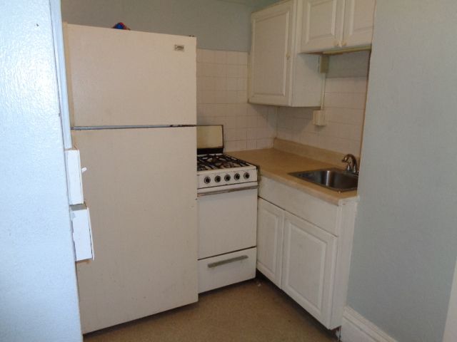 735 N Court Street, Rockford, IL 61103