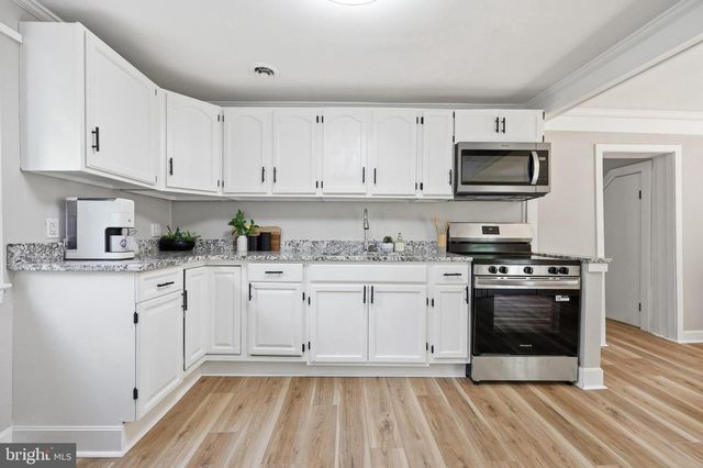 420 NORTH ST E, Charles Town, WV 25414