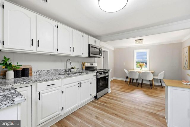 420 NORTH ST E, Charles Town, WV 25414