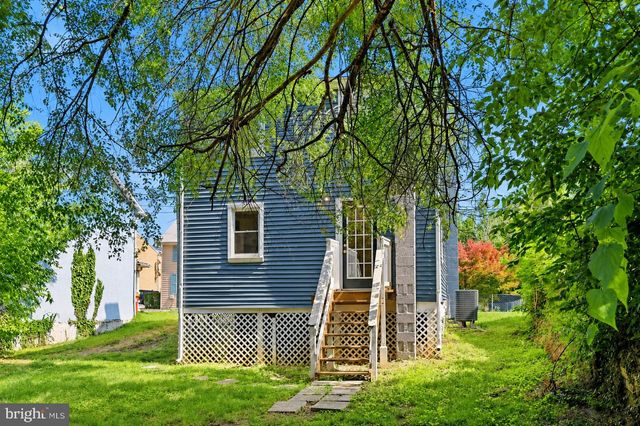 420 NORTH ST E, Charles Town, WV 25414