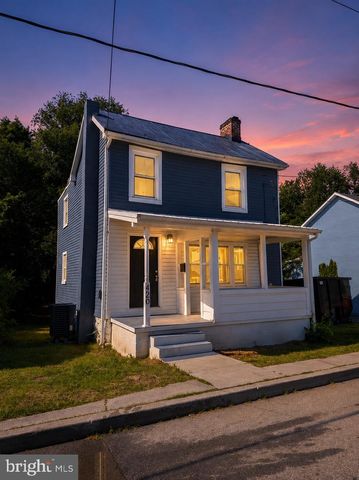 420 NORTH ST E, Charles Town, WV 25414